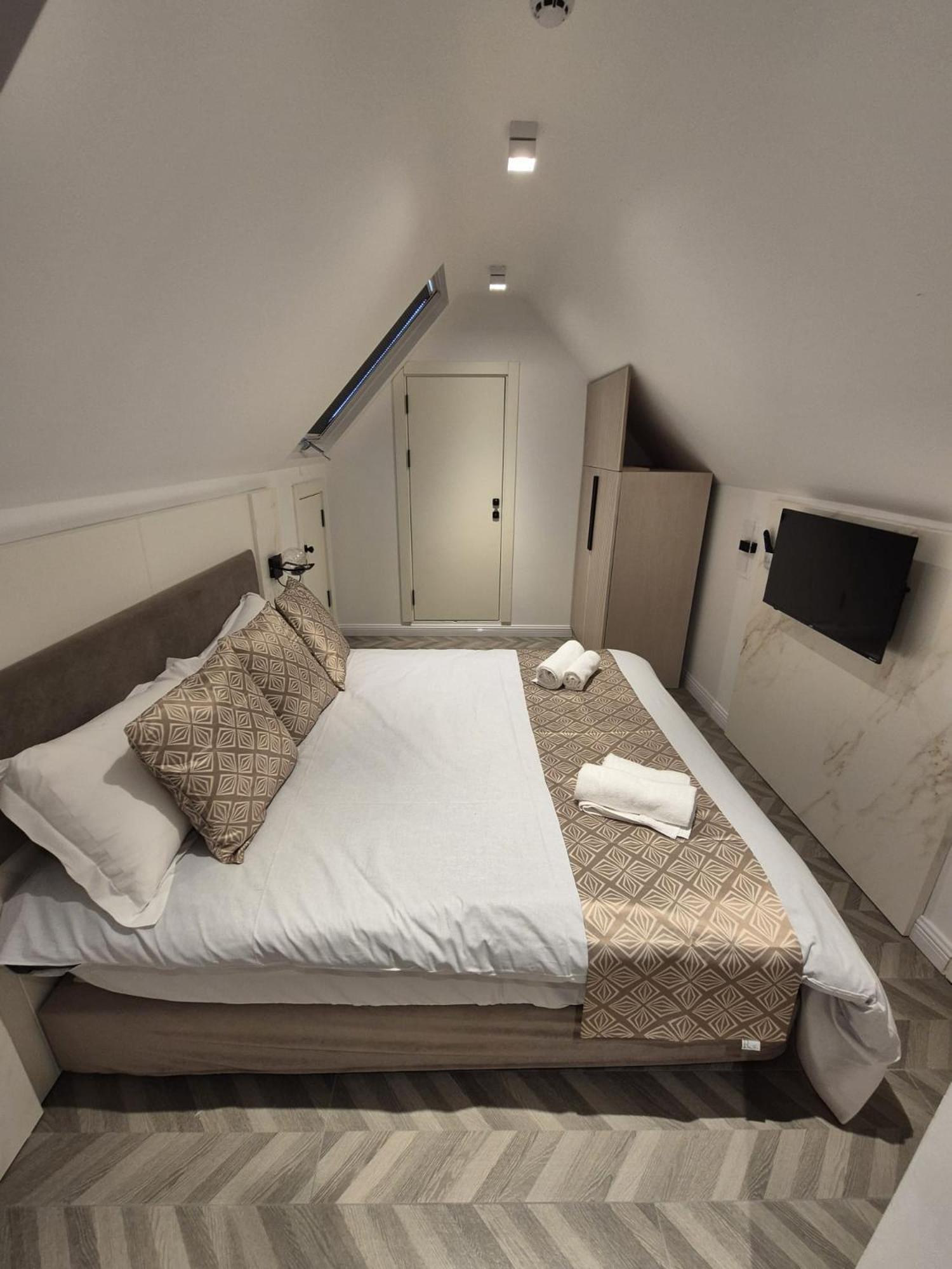 Rosemay Hotel Near London Heathrow Airport Hayes  Exteriör bild